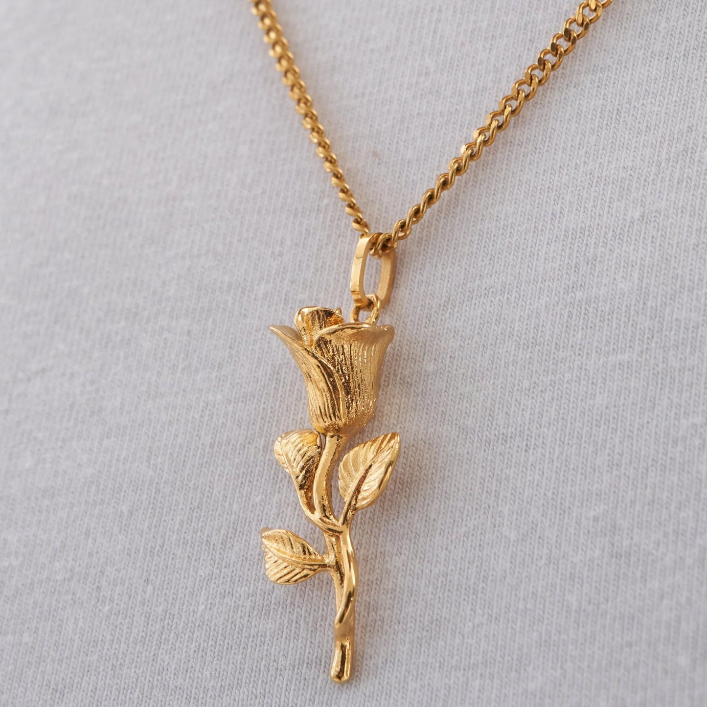 ROSE NECKLACE